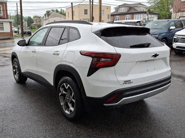 new 2025 Chevrolet Trax car