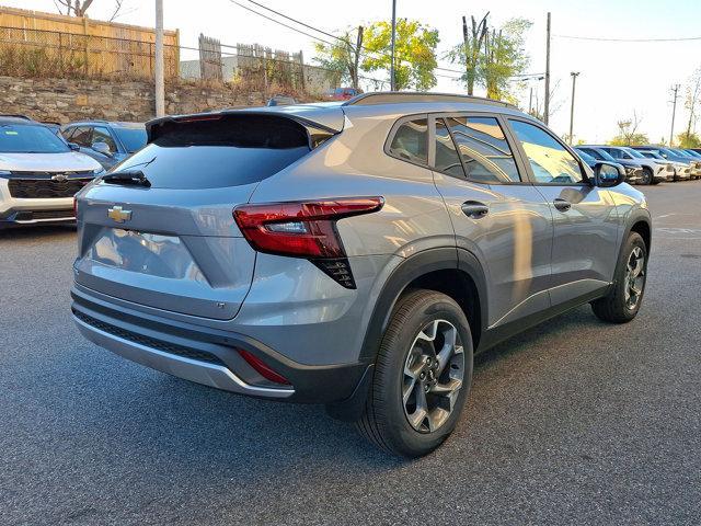 new 2025 Chevrolet Trax car, priced at $25,275