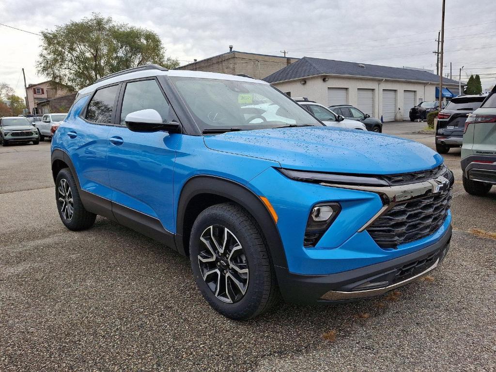 new 2025 Chevrolet TrailBlazer car, priced at $31,355