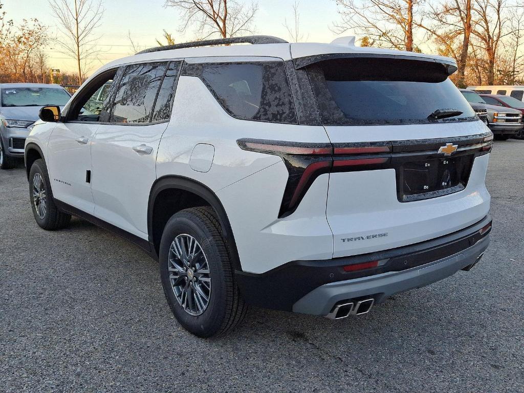 new 2025 Chevrolet Traverse car, priced at $42,180