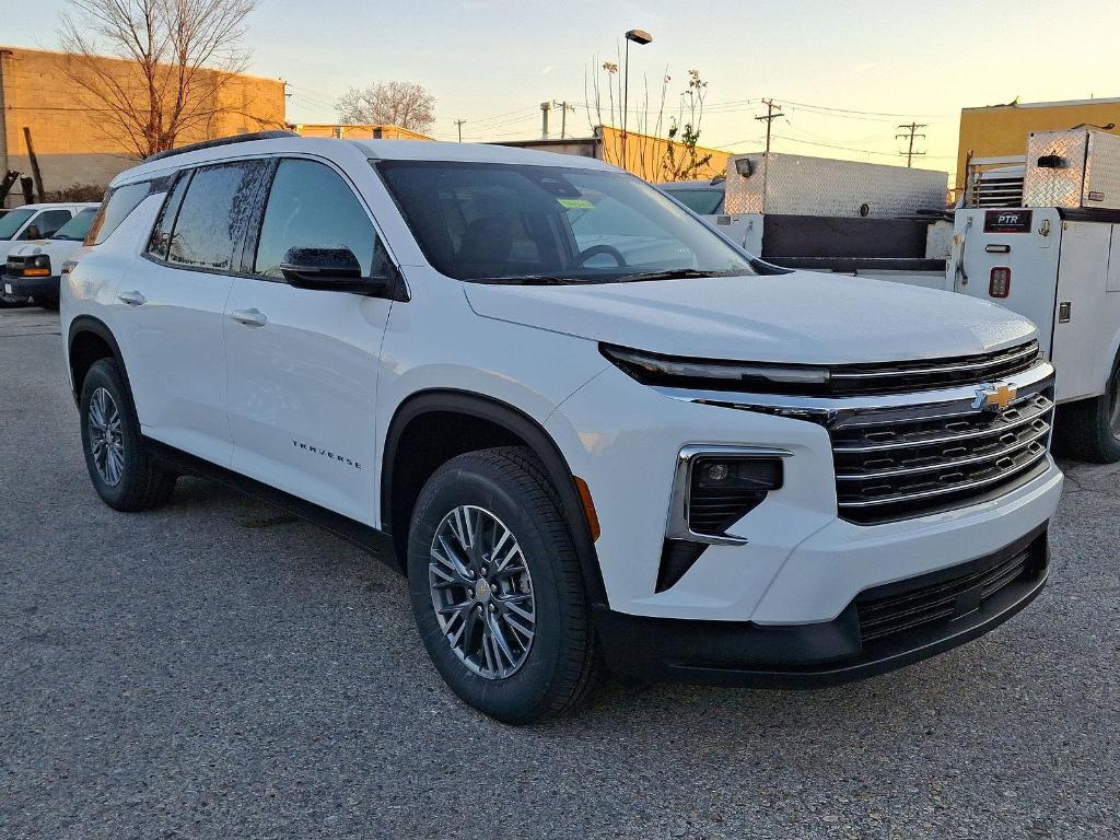 new 2025 Chevrolet Traverse car, priced at $42,180