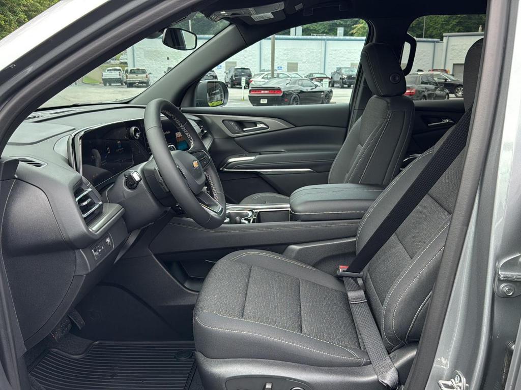 new 2025 Chevrolet Traverse car, priced at $40,445