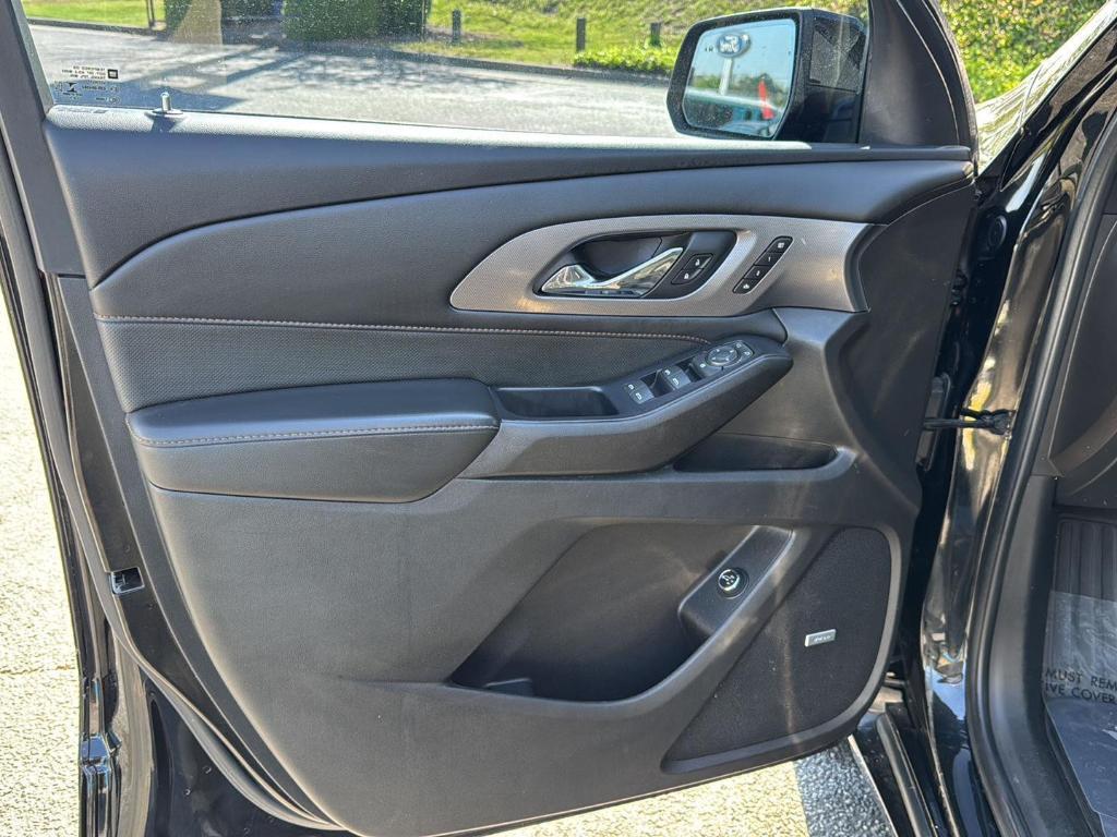 used 2021 Chevrolet Traverse car, priced at $35,884