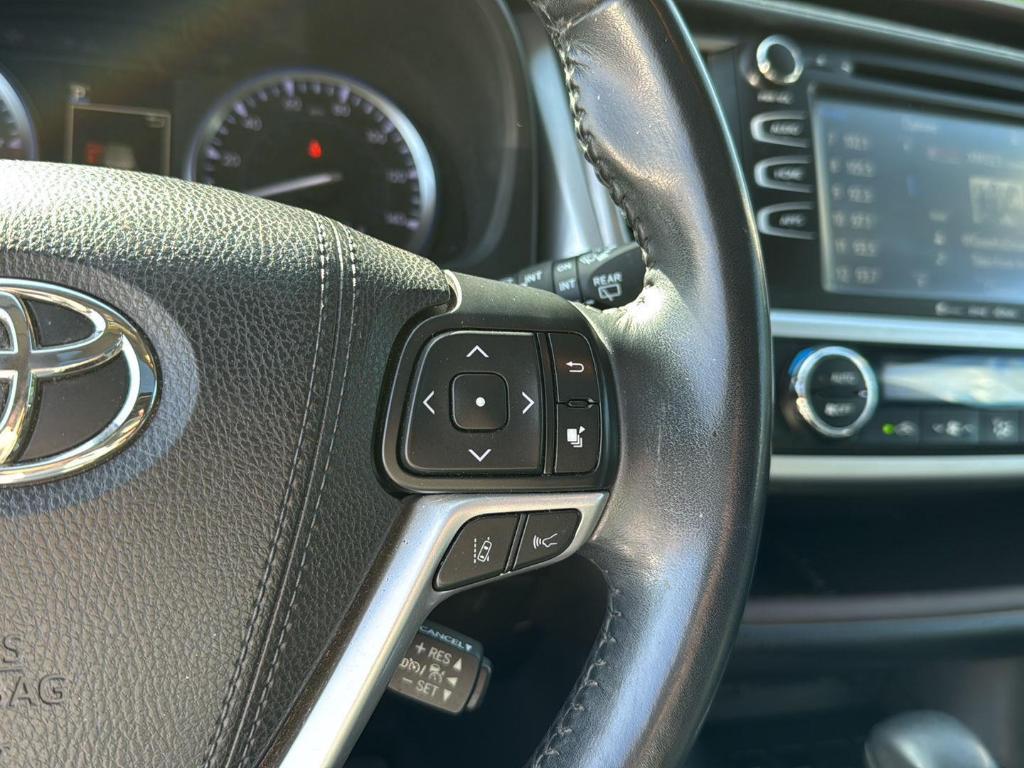 used 2018 Toyota Highlander car, priced at $22,887