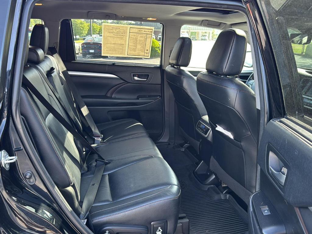 used 2018 Toyota Highlander car, priced at $22,887