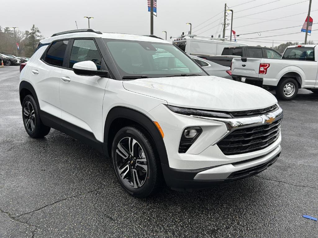 new 2025 Chevrolet TrailBlazer car, priced at $28,555