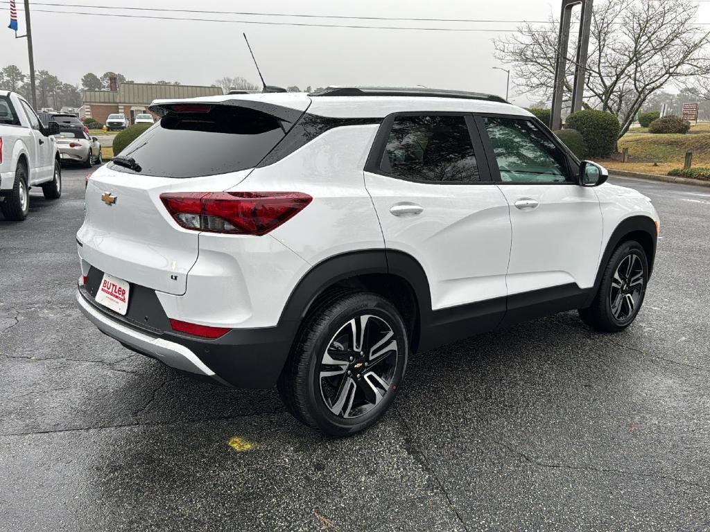 new 2025 Chevrolet TrailBlazer car, priced at $28,555