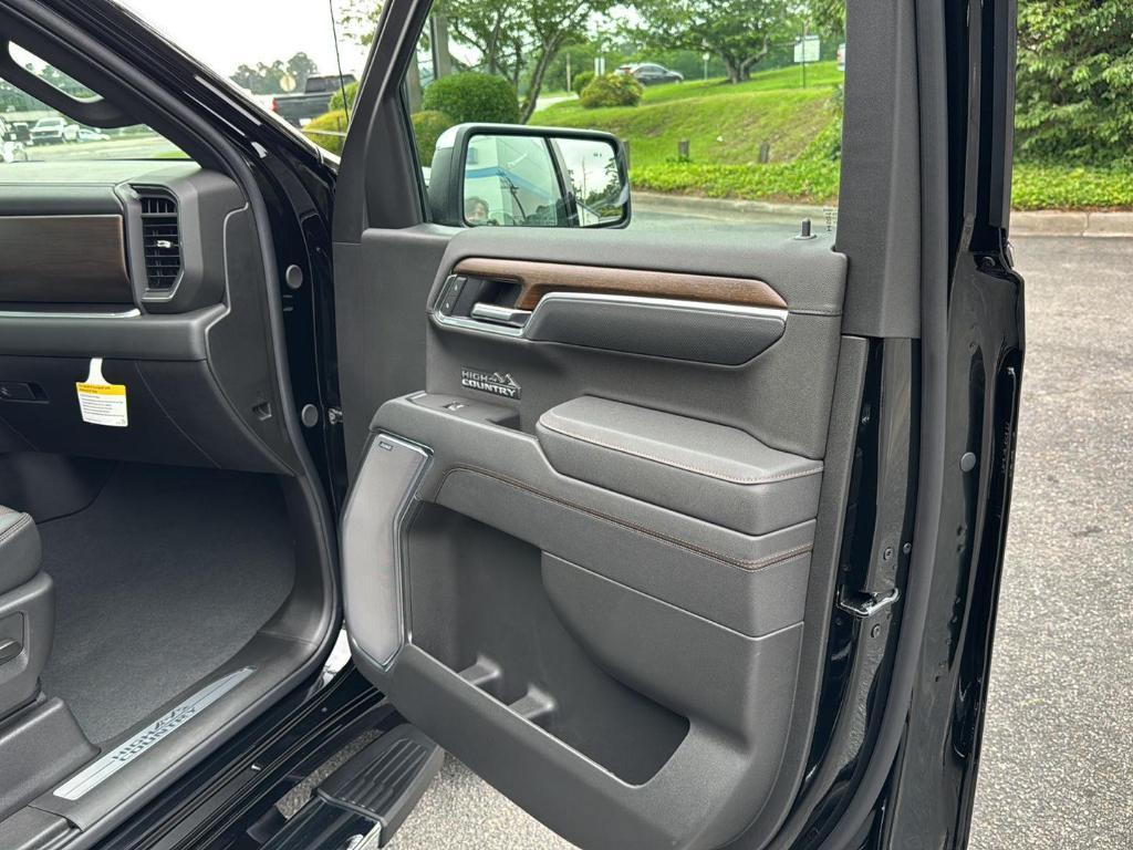 new 2025 Chevrolet Silverado 1500 car, priced at $73,905