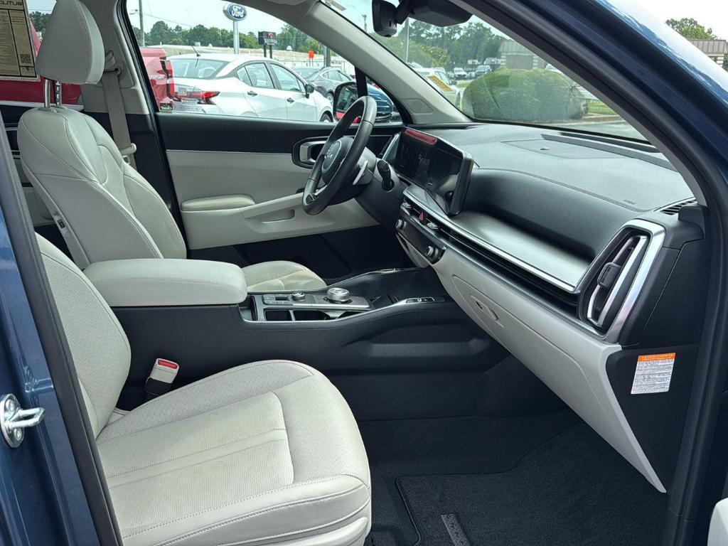 used 2025 Kia Sorento Hybrid car, priced at $37,444