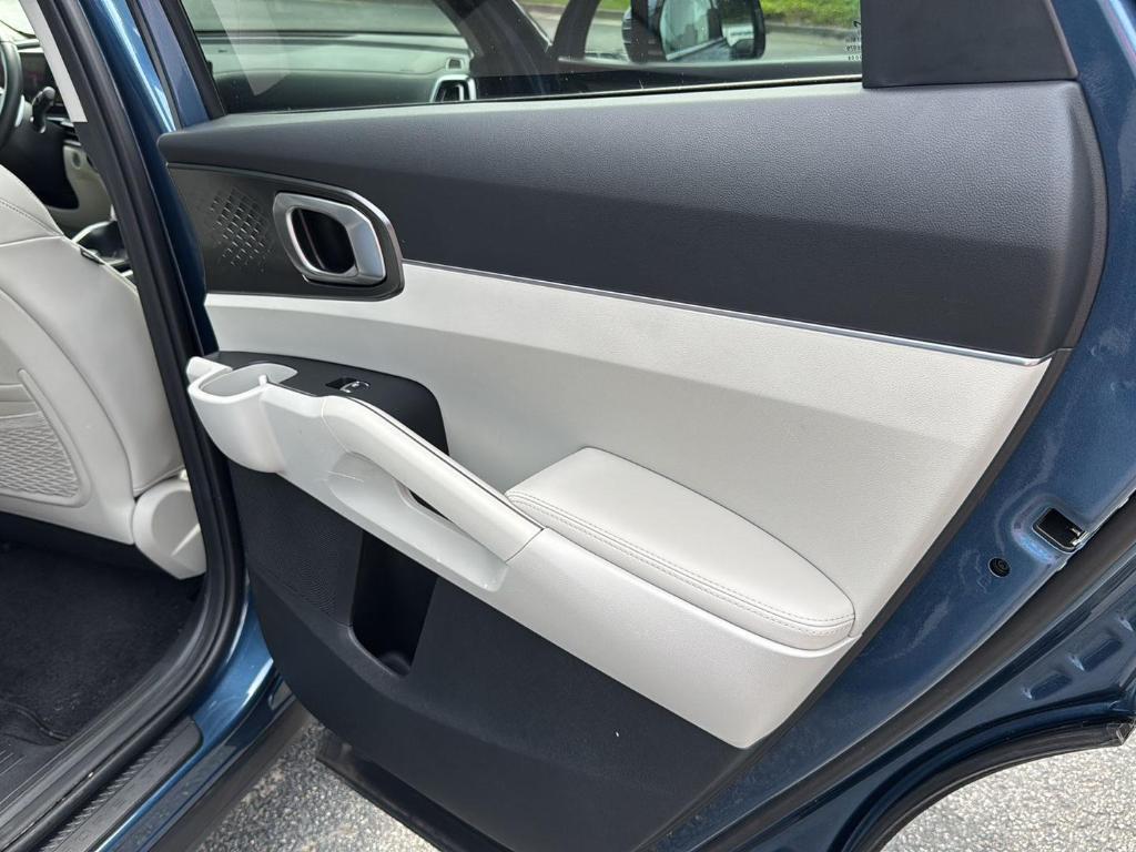 used 2025 Kia Sorento Hybrid car, priced at $37,444