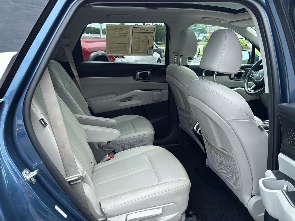 used 2025 Kia Sorento Hybrid car, priced at $37,444