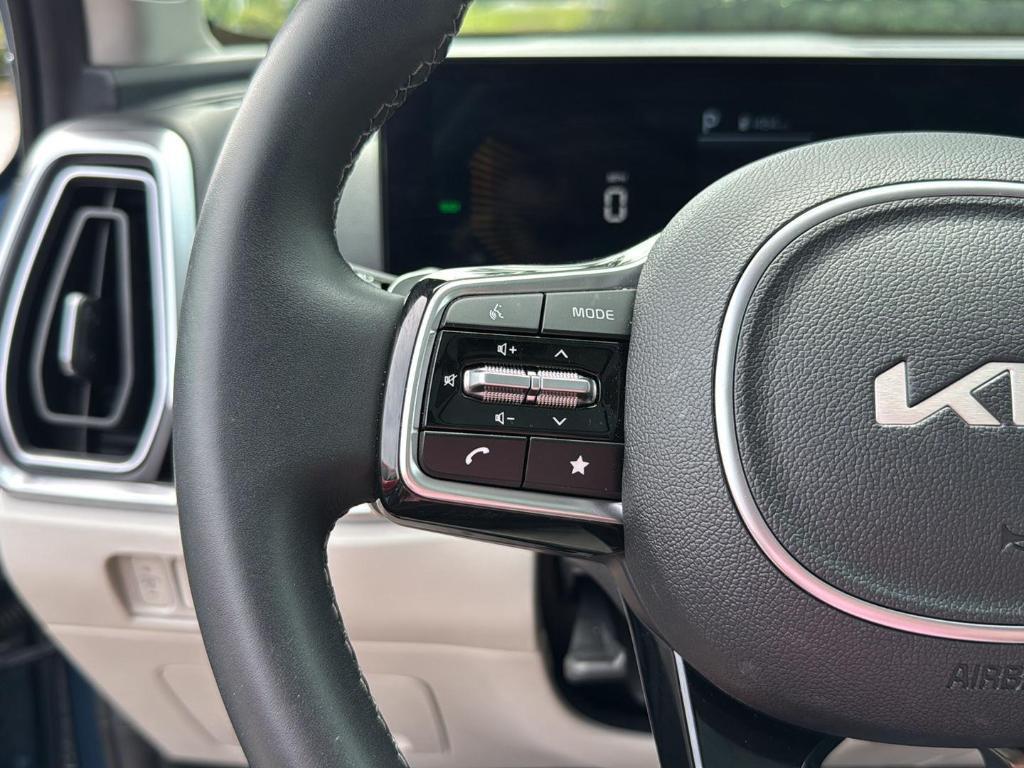 used 2025 Kia Sorento Hybrid car, priced at $37,444