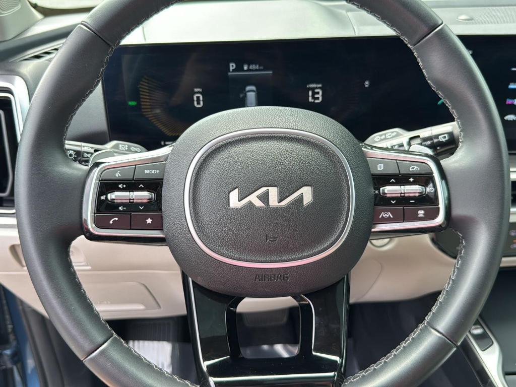 used 2025 Kia Sorento Hybrid car, priced at $37,444