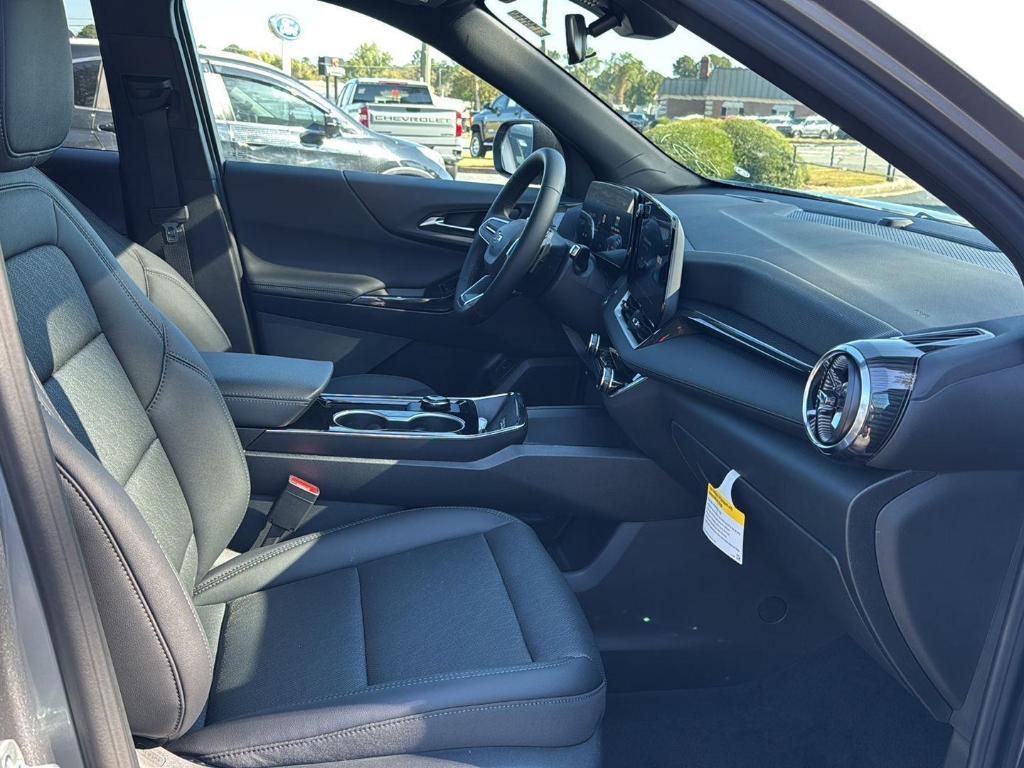 new 2026 Chevrolet Equinox car, priced at $33,630
