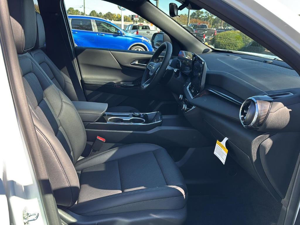 new 2026 Chevrolet Equinox car, priced at $33,490
