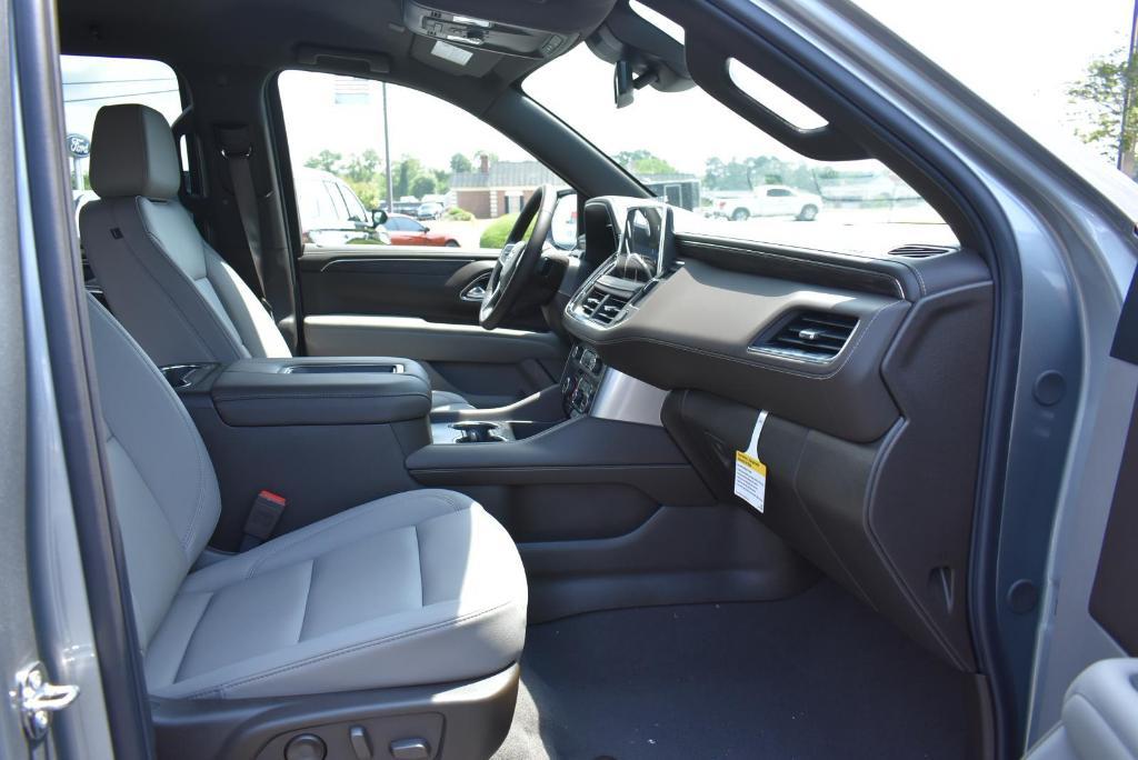 new 2024 Chevrolet Suburban car, priced at $71,654