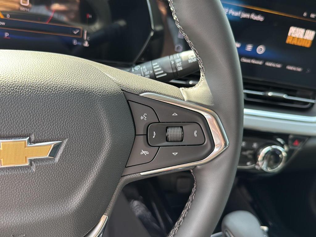 new 2025 Chevrolet Trax car, priced at $24,775