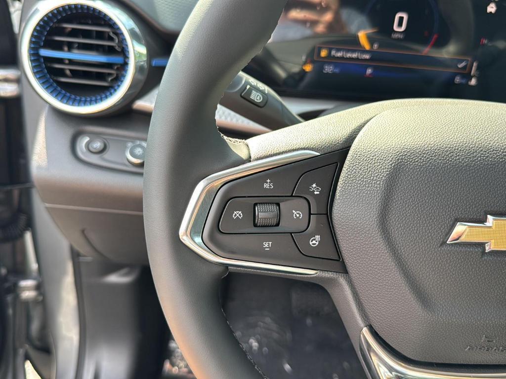new 2025 Chevrolet Trax car, priced at $24,775