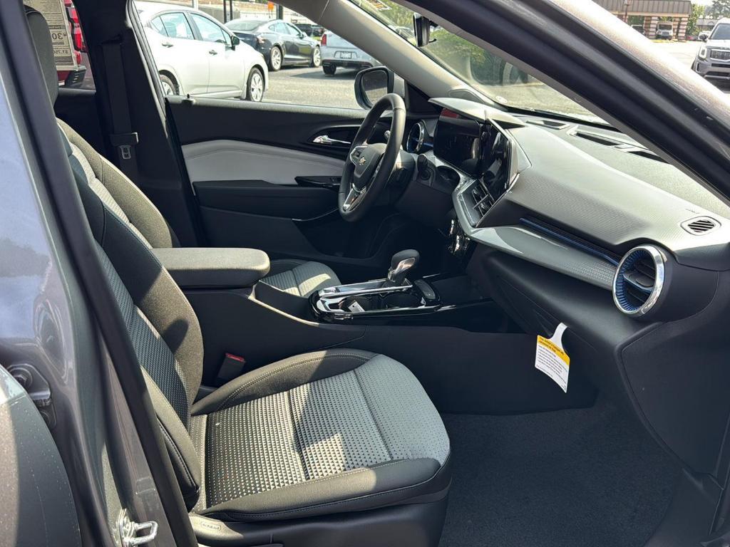new 2025 Chevrolet Trax car, priced at $24,775