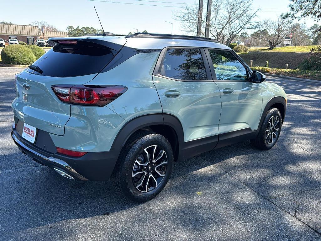 new 2025 Chevrolet TrailBlazer car, priced at $27,830