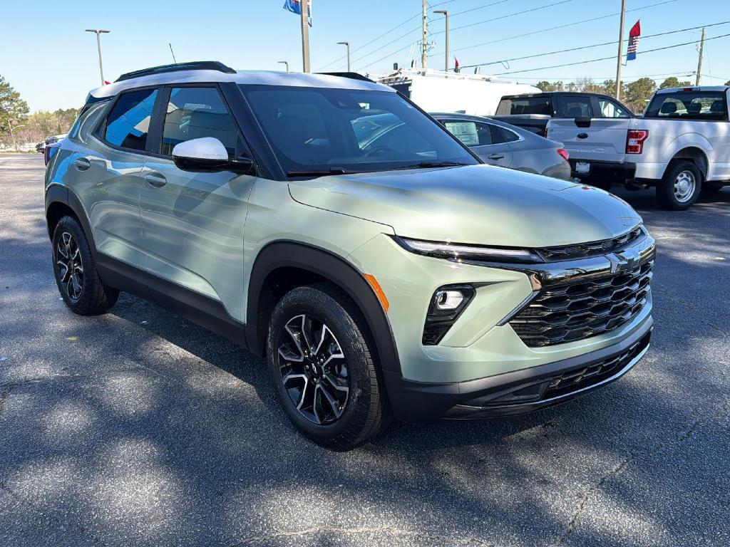 new 2025 Chevrolet TrailBlazer car, priced at $27,830