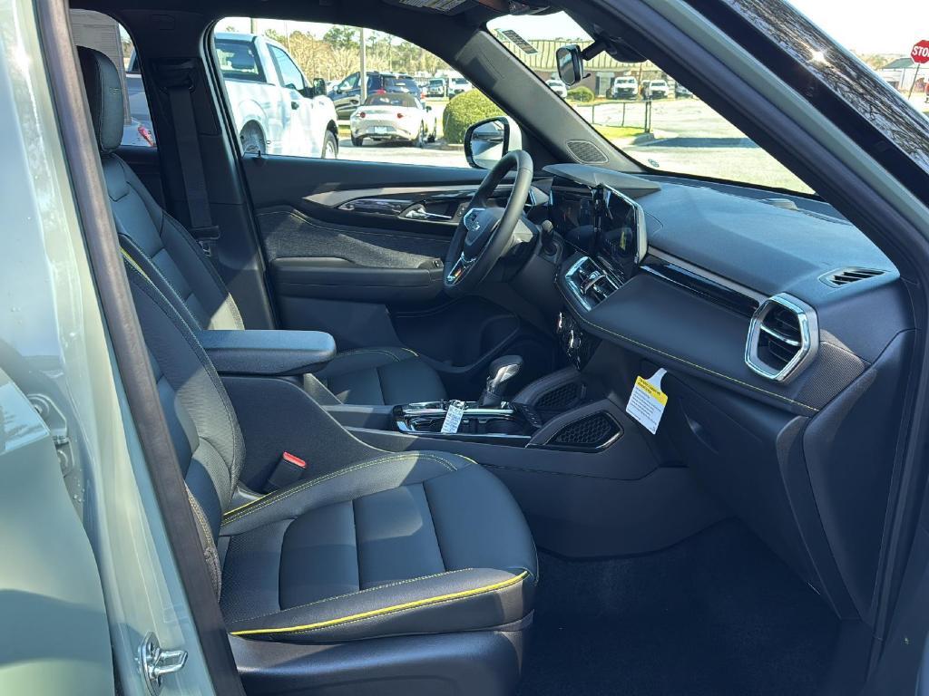 new 2025 Chevrolet TrailBlazer car, priced at $27,830