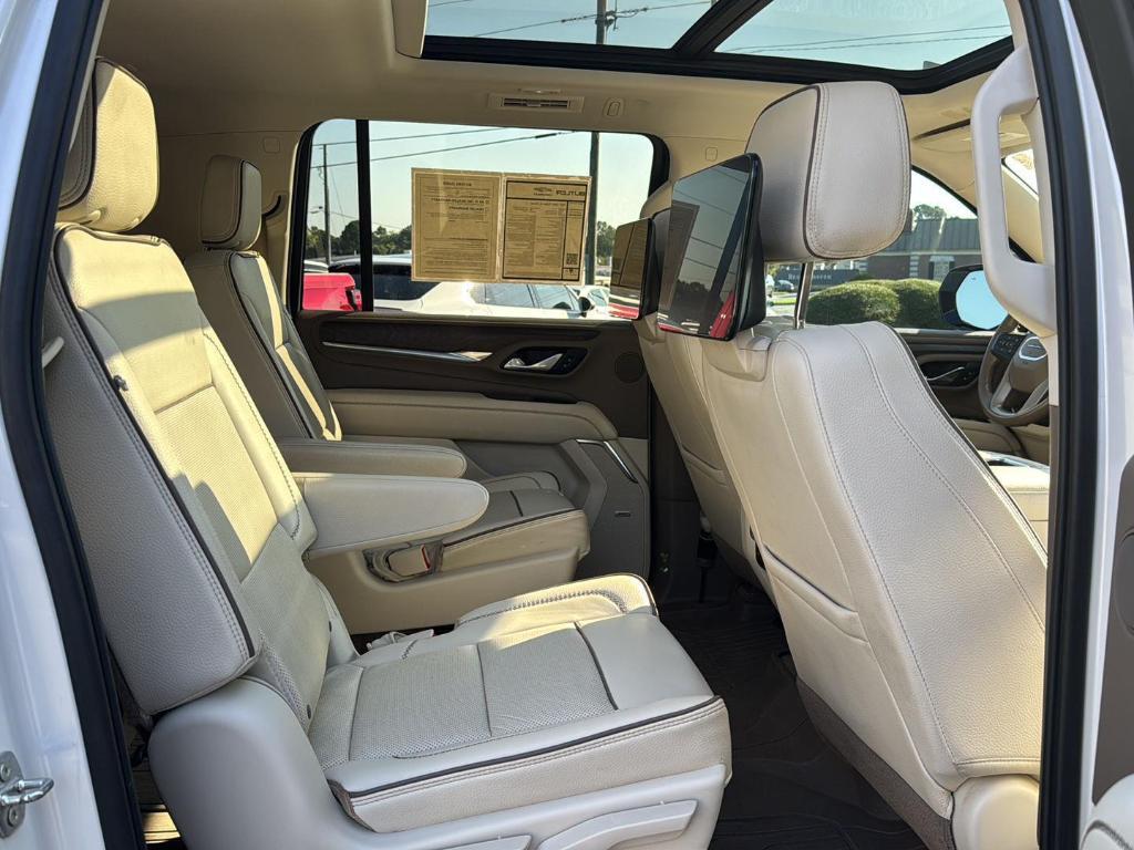 used 2021 GMC Yukon XL car, priced at $45,742