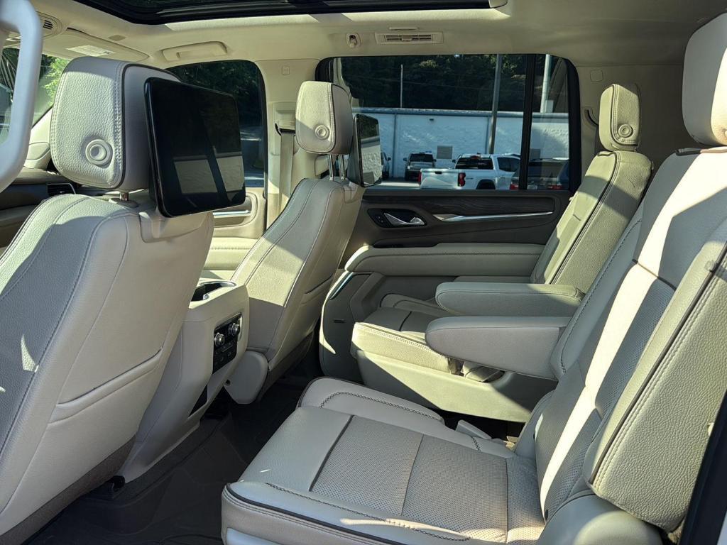 used 2021 GMC Yukon XL car, priced at $45,742