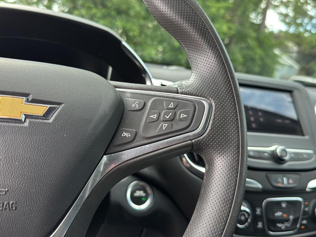used 2023 Chevrolet Equinox car, priced at $21,555
