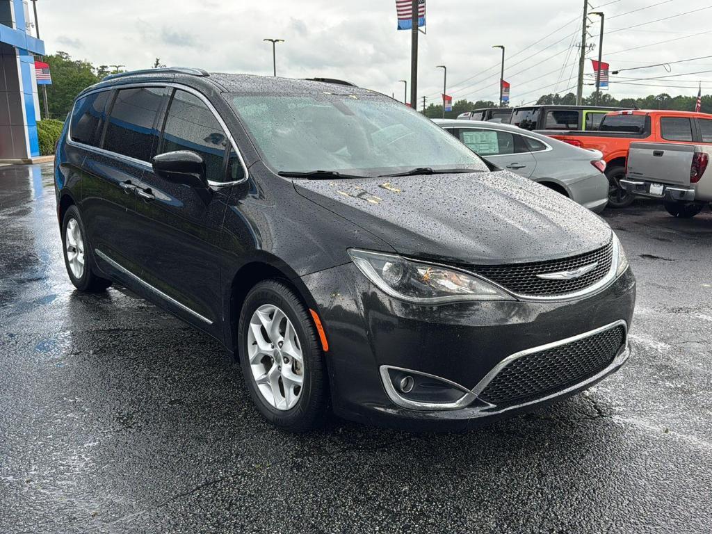 used 2017 Chrysler Pacifica car