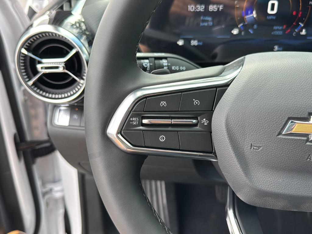 new 2026 Chevrolet Equinox car, priced at $32,085