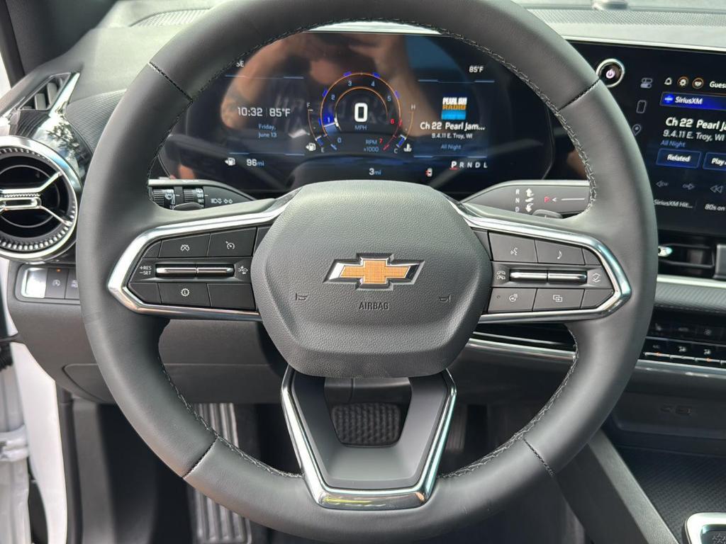 new 2026 Chevrolet Equinox car, priced at $32,085