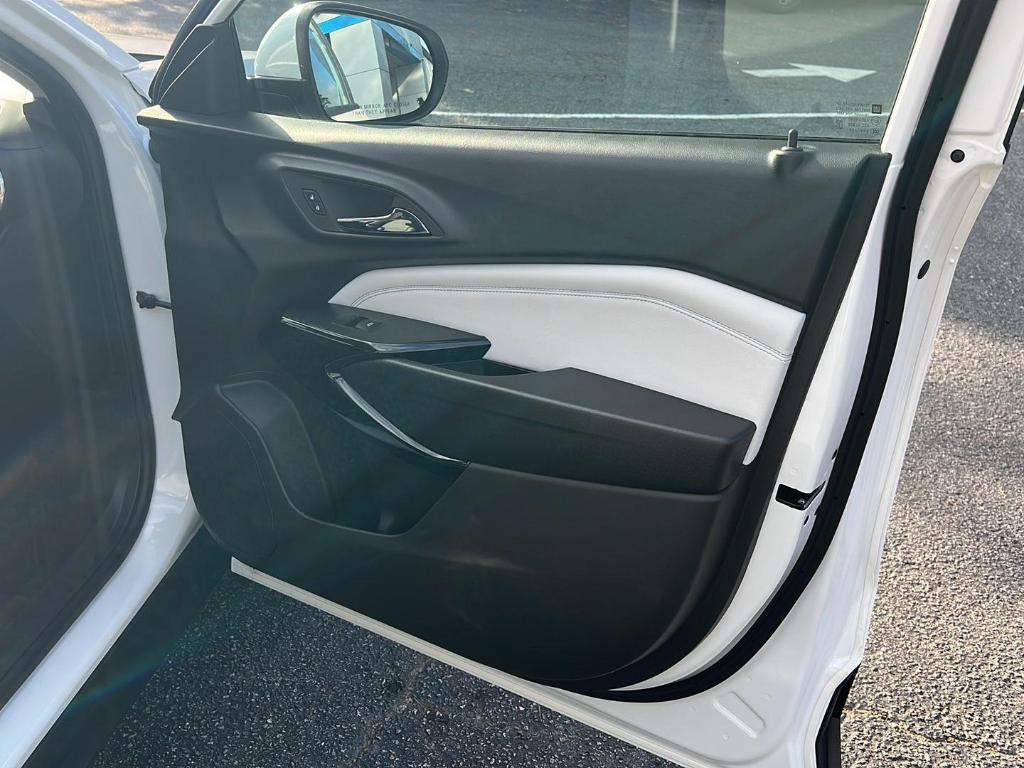 new 2025 Chevrolet Trax car, priced at $24,775