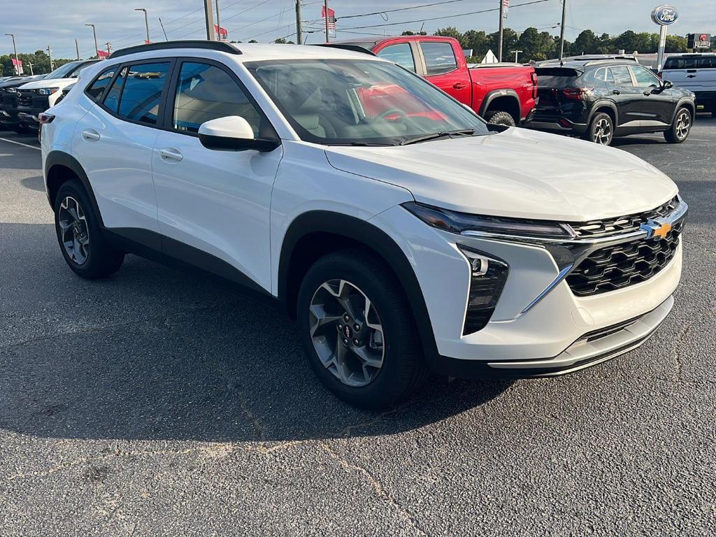new 2025 Chevrolet Trax car, priced at $24,775