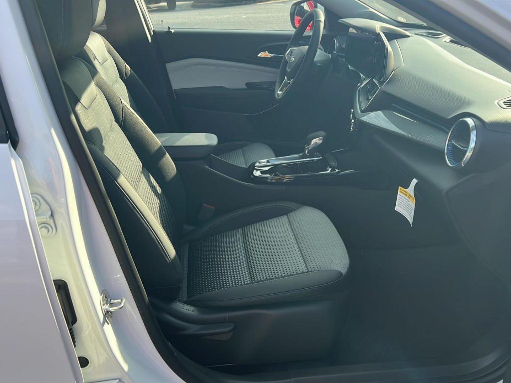 new 2025 Chevrolet Trax car, priced at $24,775