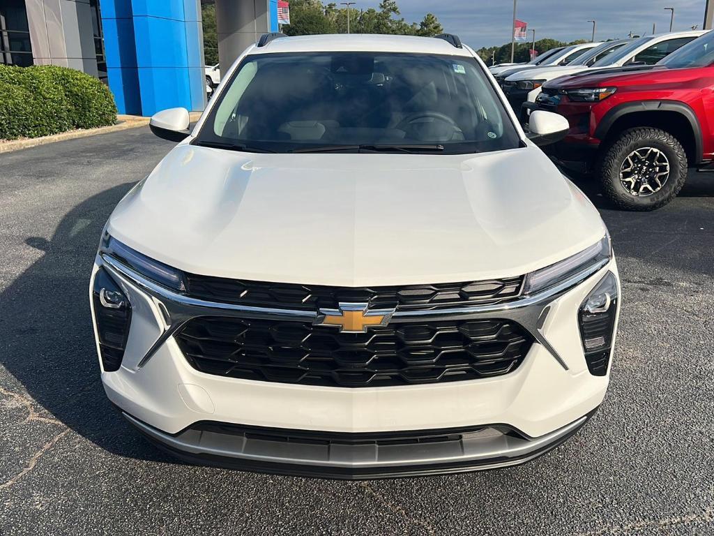 new 2025 Chevrolet Trax car, priced at $24,775