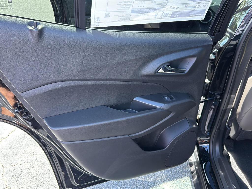 new 2025 Chevrolet Trax car, priced at $25,980