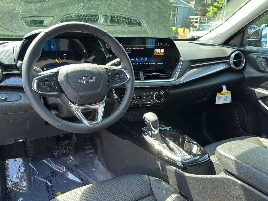 new 2025 Chevrolet Trax car, priced at $25,980