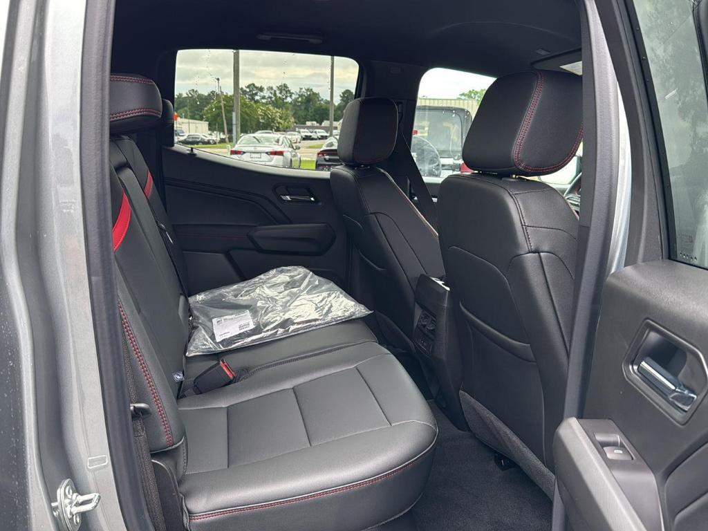 new 2025 Chevrolet Colorado car