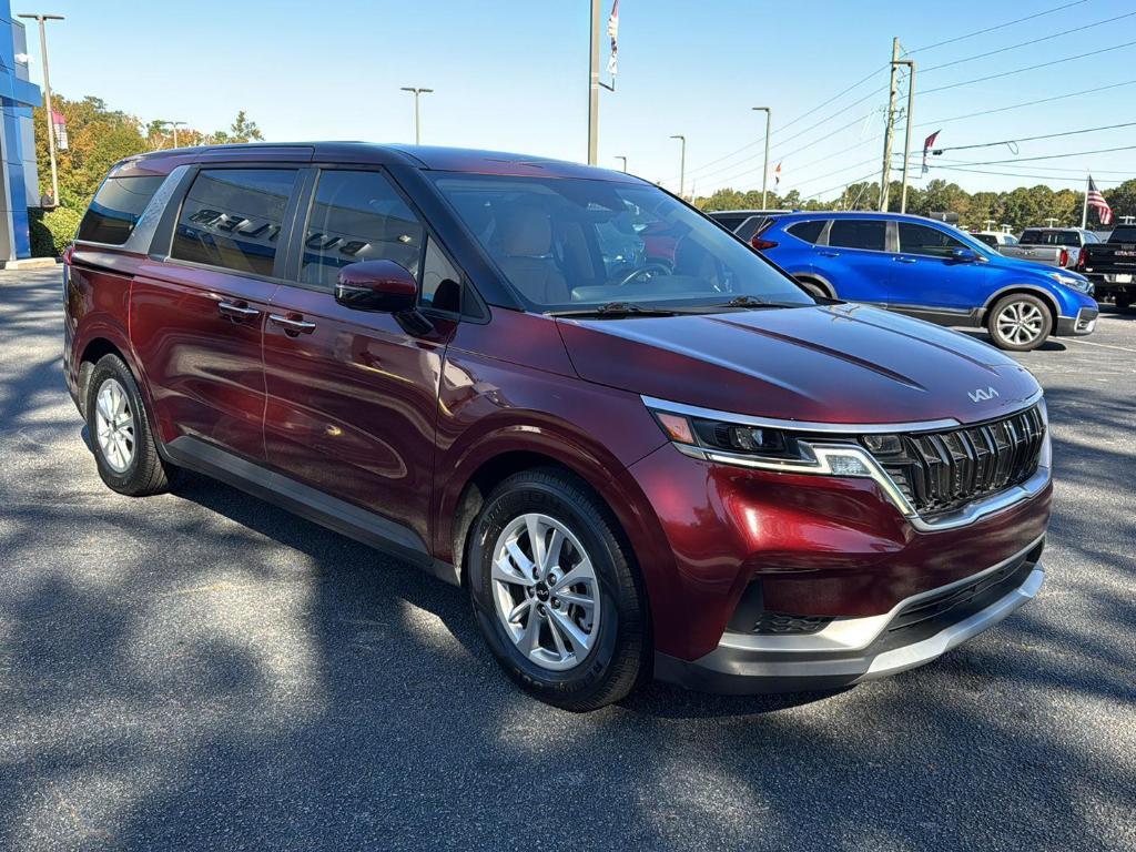 used 2023 Kia Carnival car, priced at $22,554