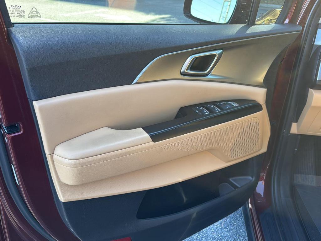 used 2023 Kia Carnival car, priced at $22,554