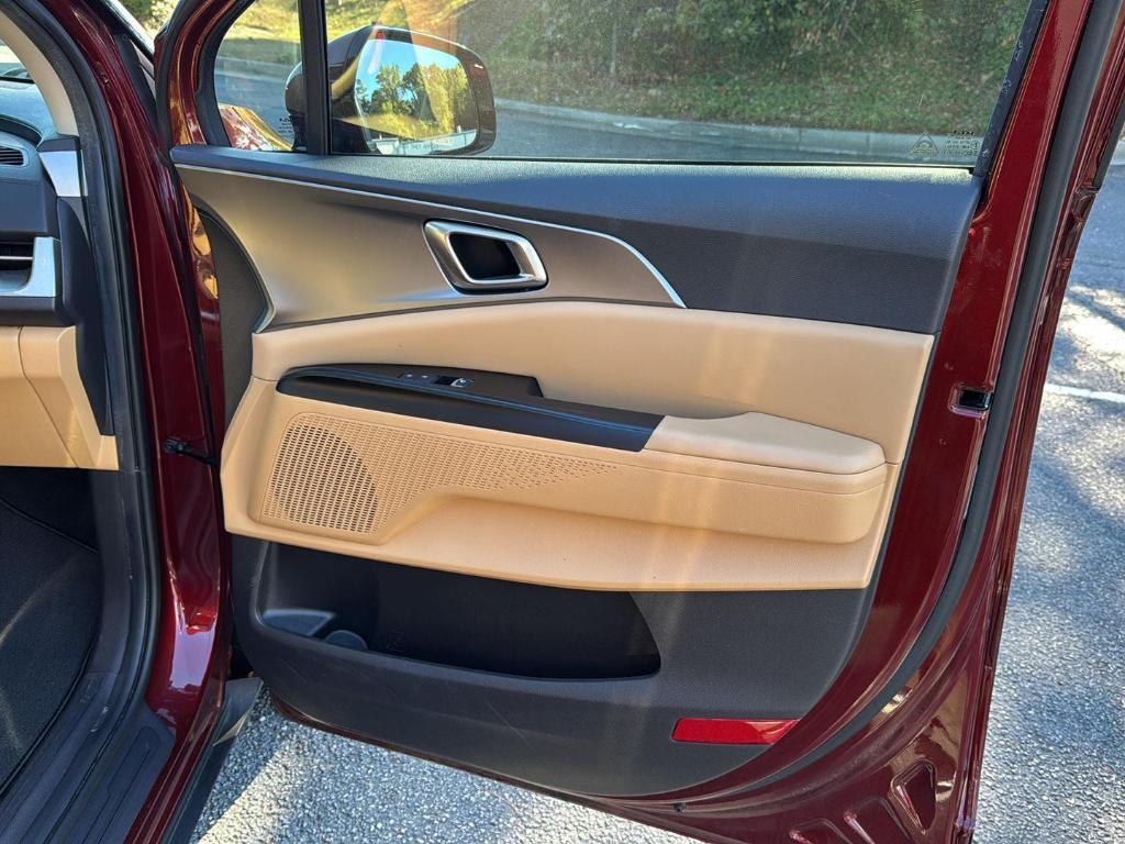 used 2023 Kia Carnival car, priced at $22,554