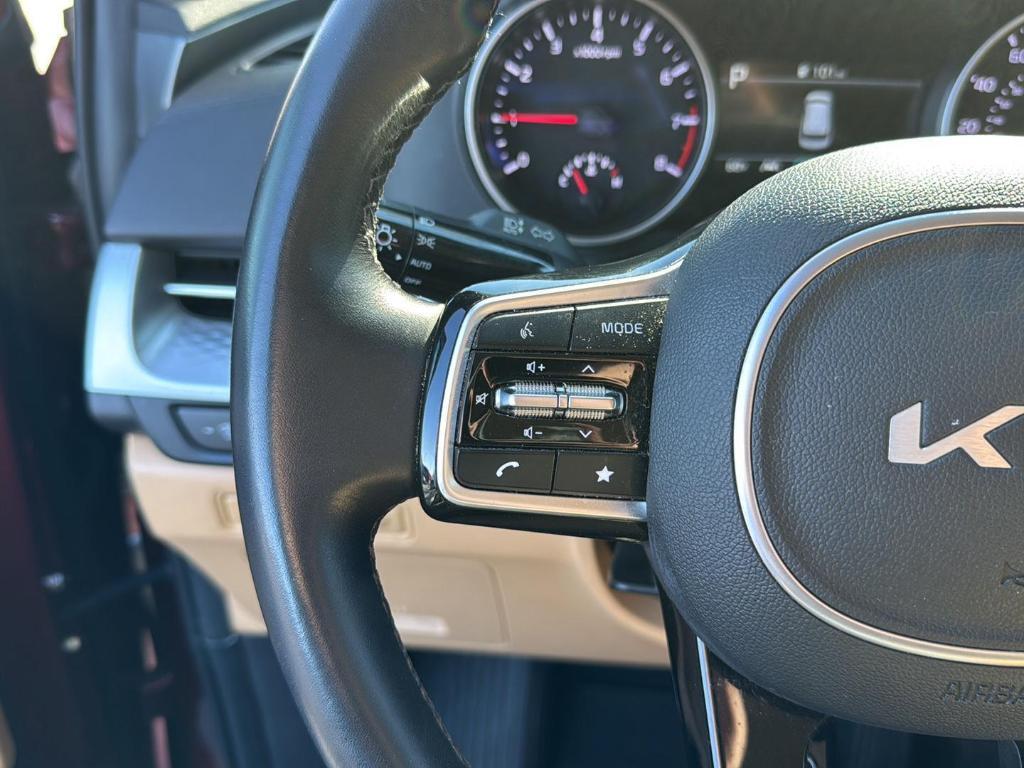 used 2023 Kia Carnival car, priced at $22,554