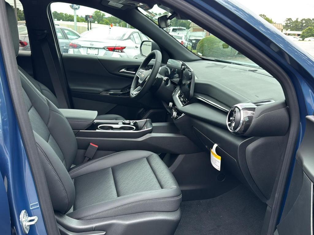 new 2026 Chevrolet Equinox car, priced at $32,085