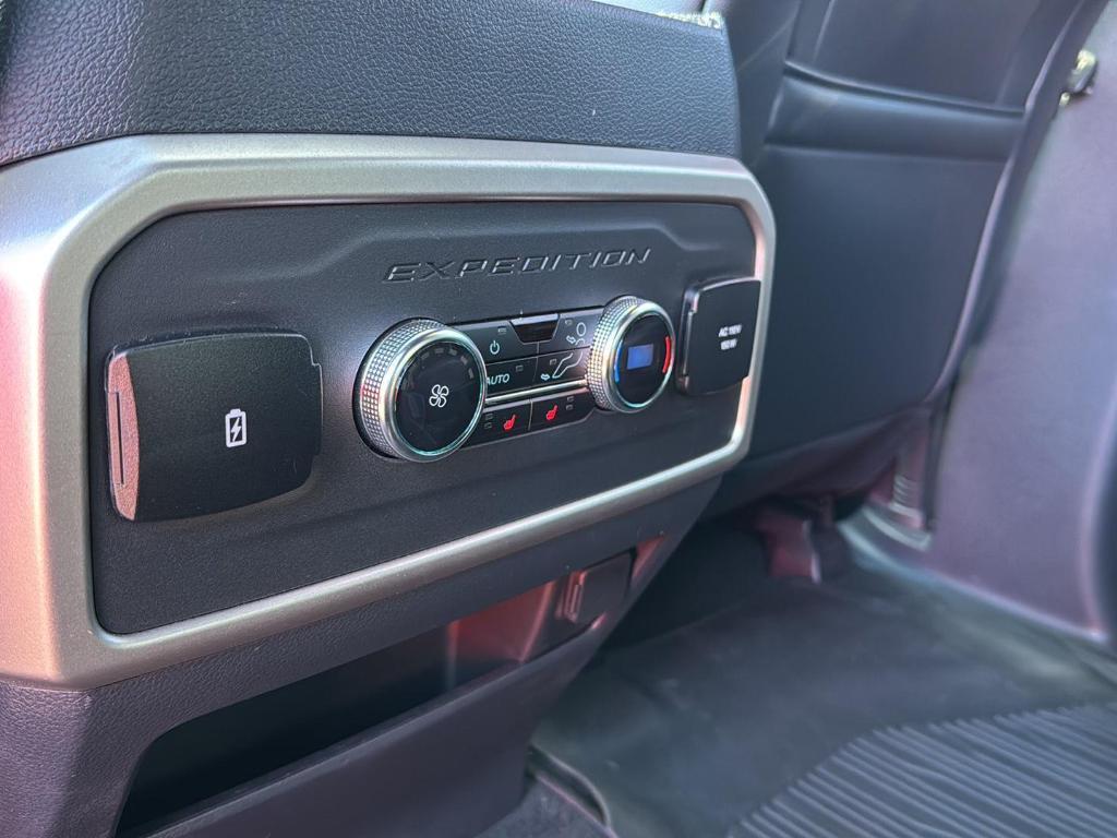 used 2024 Ford Expedition car, priced at $62,996