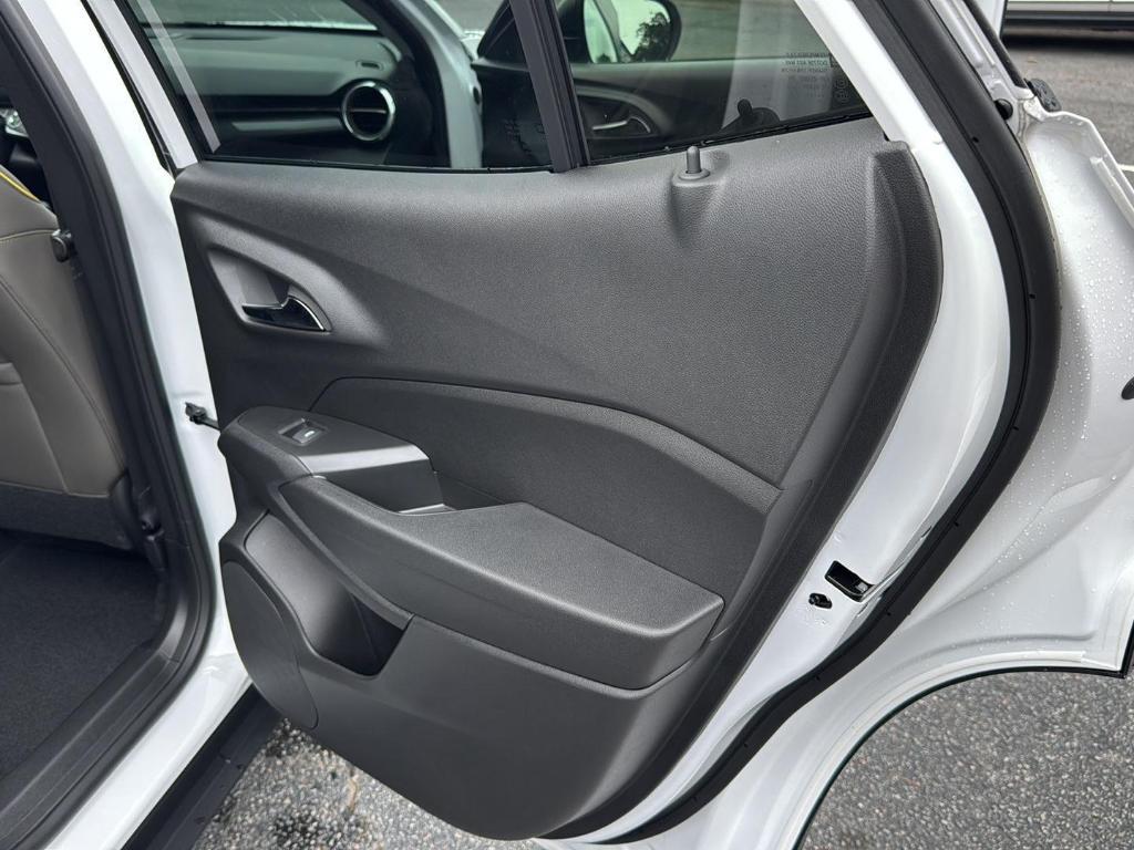 new 2025 Chevrolet Trax car, priced at $25,980