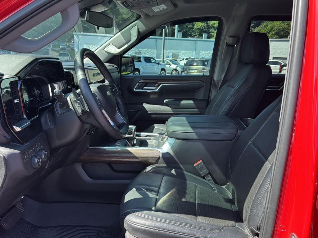 used 2024 Chevrolet Silverado 1500 car, priced at $43,995