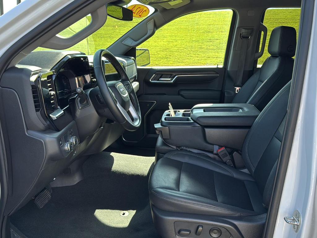 used 2024 GMC Sierra 1500 car, priced at $42,004