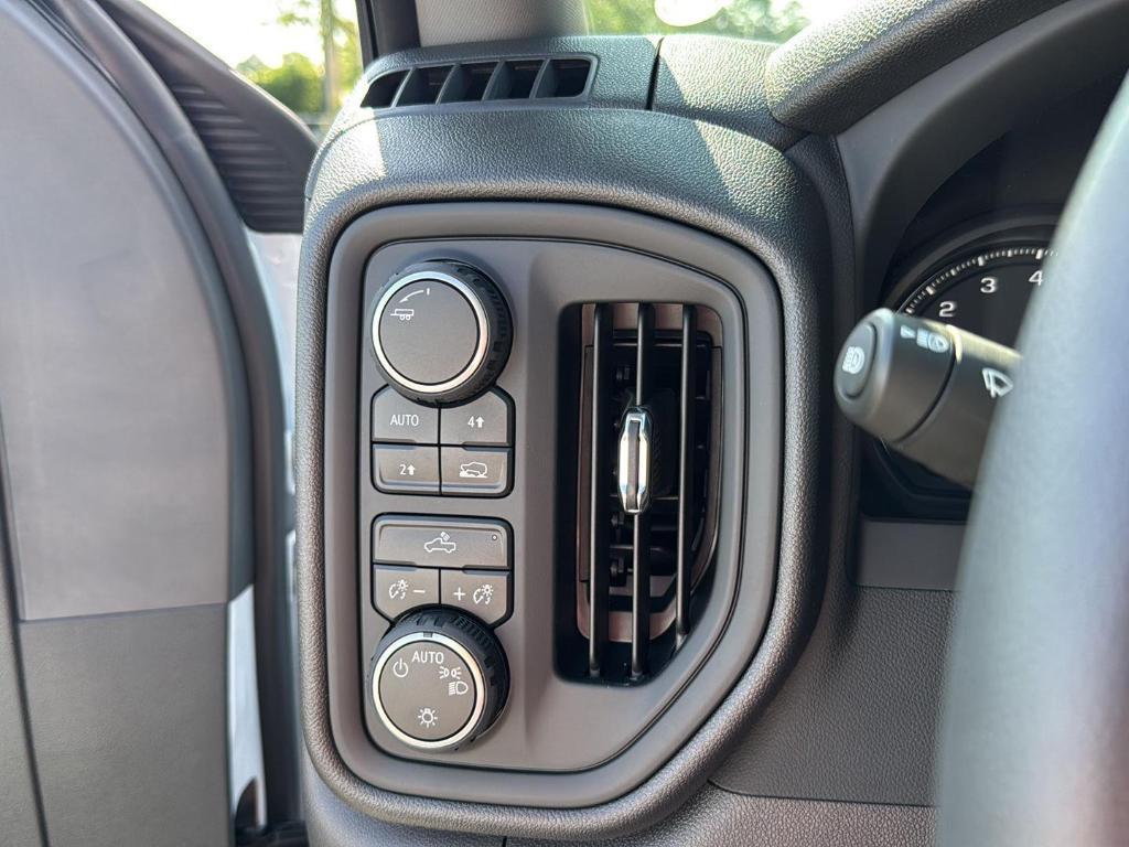 new 2025 Chevrolet Silverado 1500 car, priced at $43,330