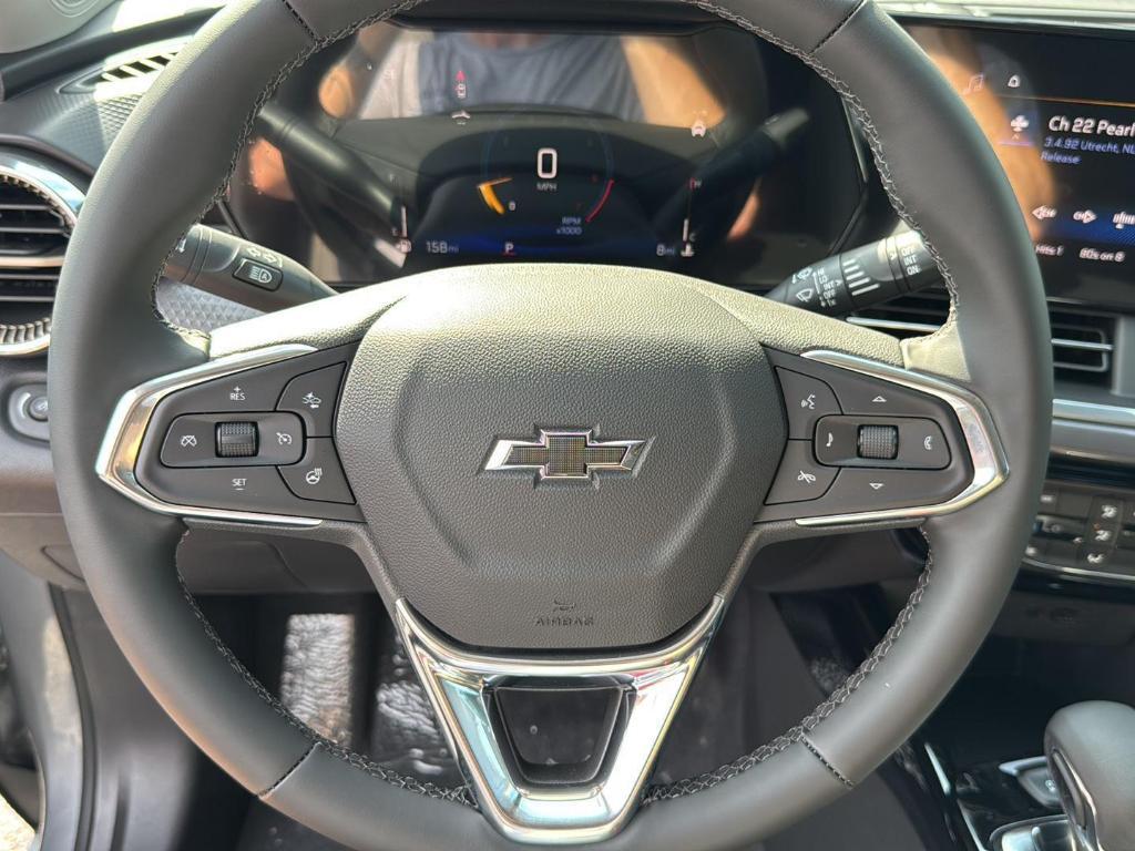 new 2025 Chevrolet Trax car, priced at $25,980